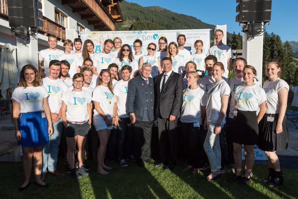 Das bmvit ermöglicht Studierenden aus Naturwissenschaft und Technik mit einem Talente@Alpbach-Ticket an den Alpbacher Technologiegesprächen teilzunehmen. Foto: Julia Hammerle