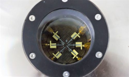  
				Halbleiter verschiedener Größe werden auf atomare Defekte getestet. © TU Wien
				