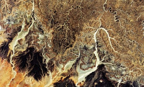 
				 Sandig und steinig: die Sahara in Algerien © Copernicus Sentinel data (2015)/ESA 
				